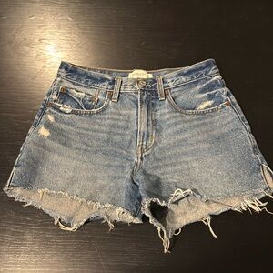 Abercrombie & Fitch mid rise boyfriend short 2-26 women’s small